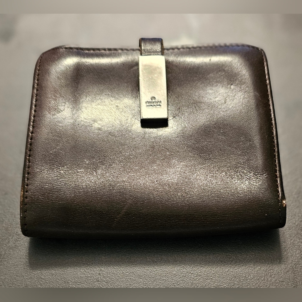 Authentic  Gucci Wallet Brown Silver Mens Used